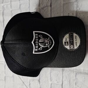 New Era Black Raiders 39THIRTY Cap NEW